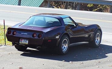 Chevrolet-corvette-1980-1