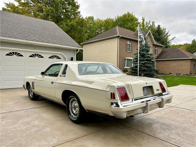 Chrysler-300-Series-1979-8