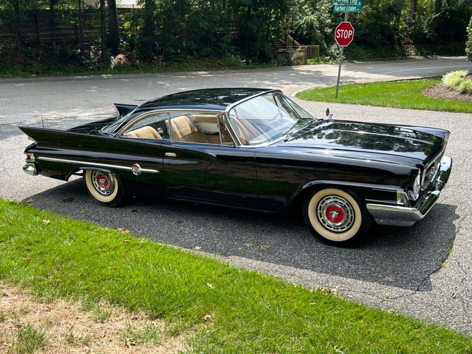 Chrysler-300-Series-Coupe-1961-2