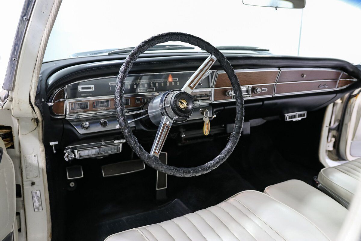 Chrysler-Imperial-Coupe-1966-13