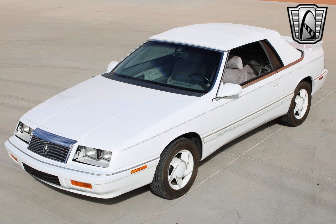 Chrysler-LeBaron-1990-8