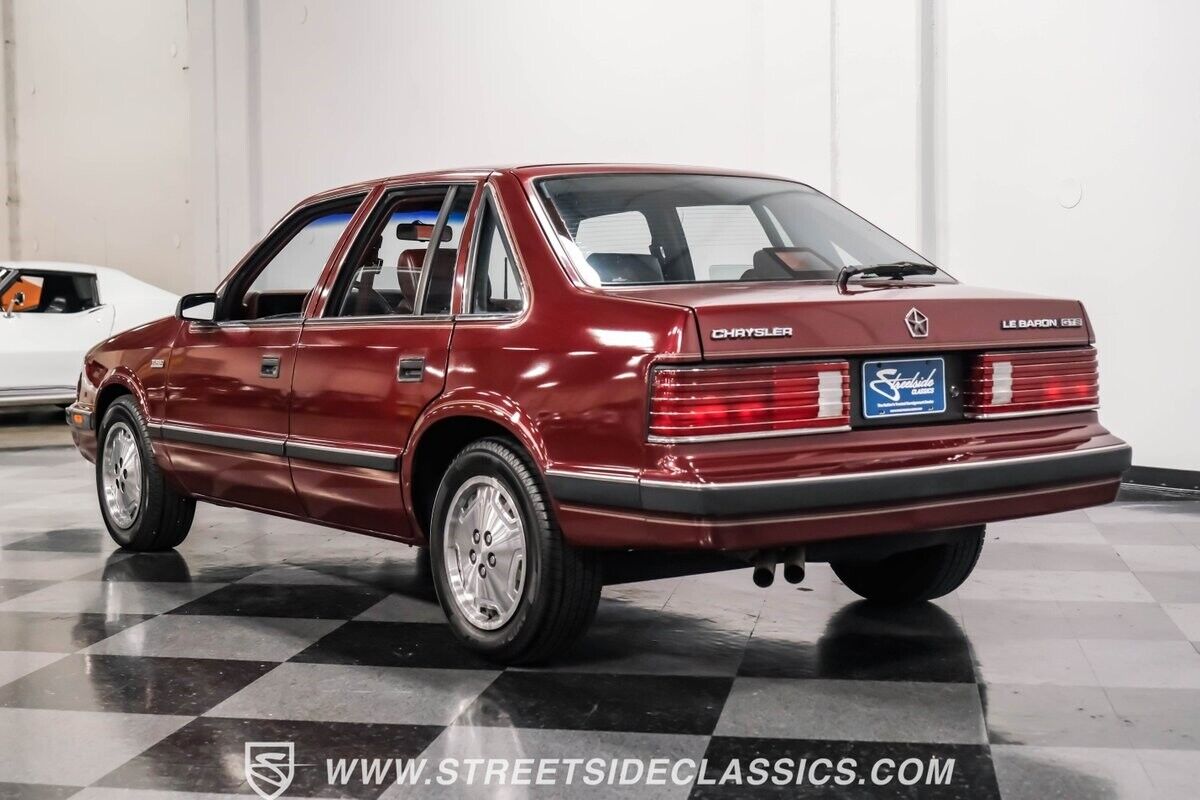 Chrysler-LeBaron-Berline-1987-8