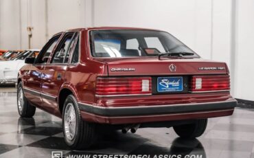 Chrysler-LeBaron-Berline-1987-9