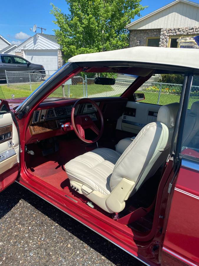 Chrysler-Lebaron-convertible-1985-12