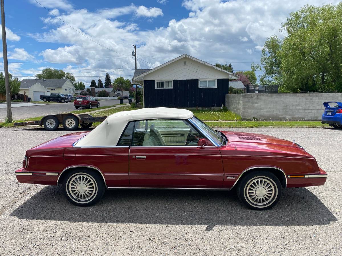 Chrysler-Lebaron-convertible-1985-14