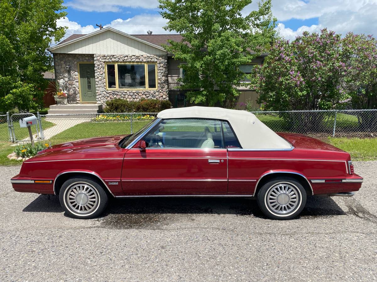 Chrysler-Lebaron-convertible-1985-16