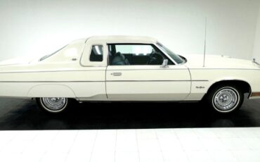 Chrysler-New-Yorker-1976-5