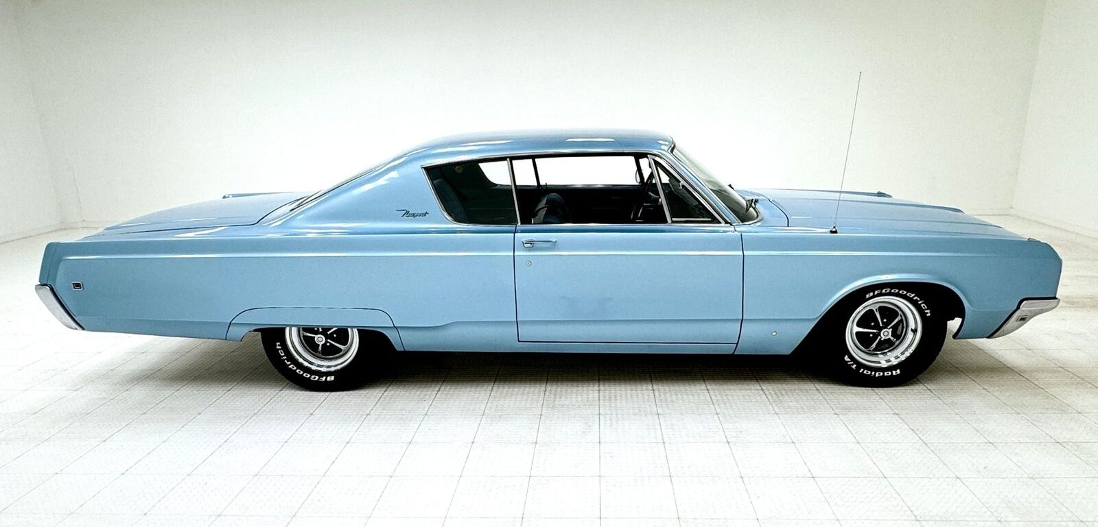 Chrysler-Newport-1968-5