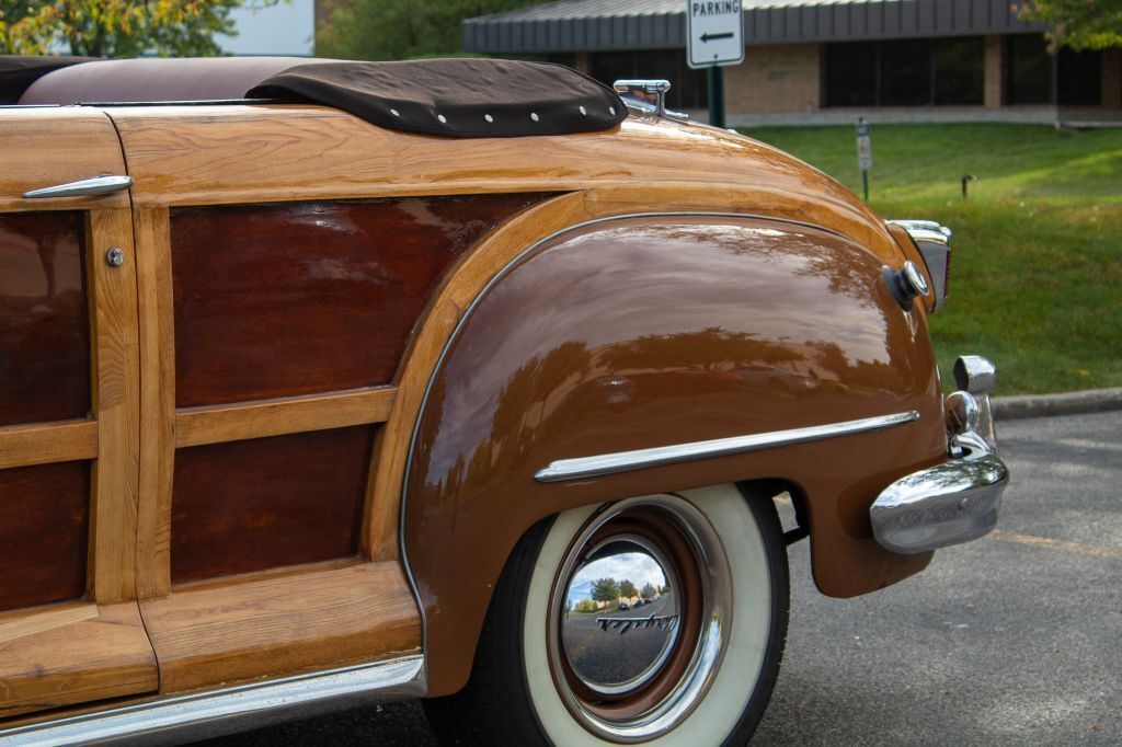 Chrysler-TOWN-AND-COUNTR-1948-3