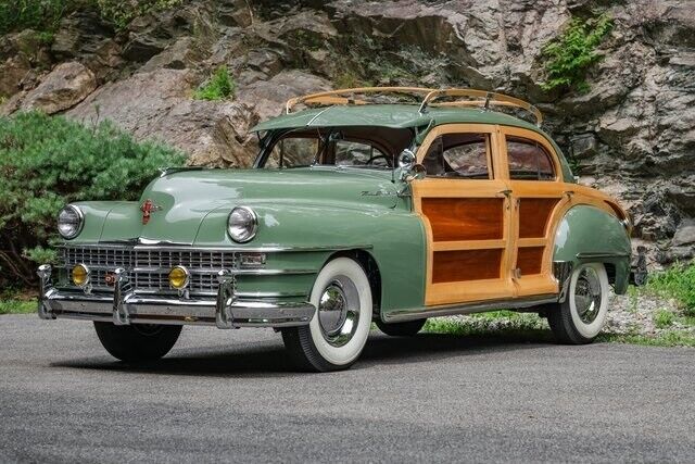 Chrysler-Town-Country-1947-6