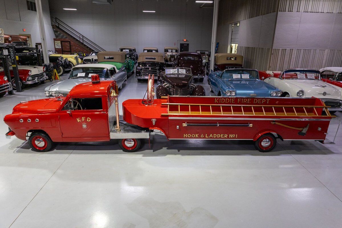 Crosley-Hook-Ladder-Fire-Truck-Pickup-1951-1