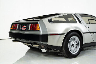 DeLorean-DMC-12-Coupe-1981-10