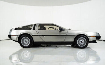 DeLorean-DMC-12-Coupe-1981-12