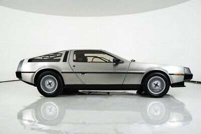 DeLorean-DMC-12-Coupe-1981-12