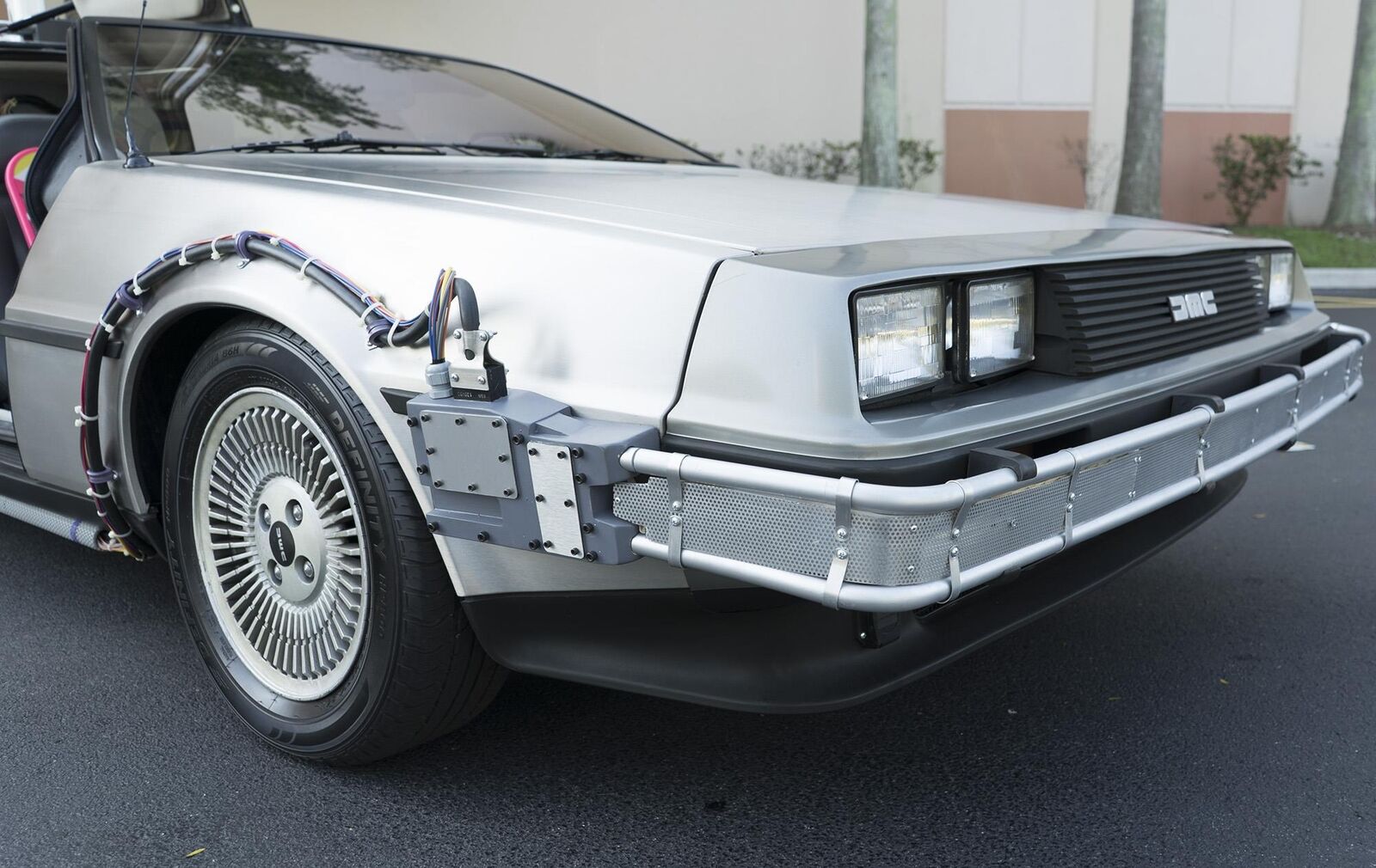 DeLorean-DMC-12-Coupe-1981-6