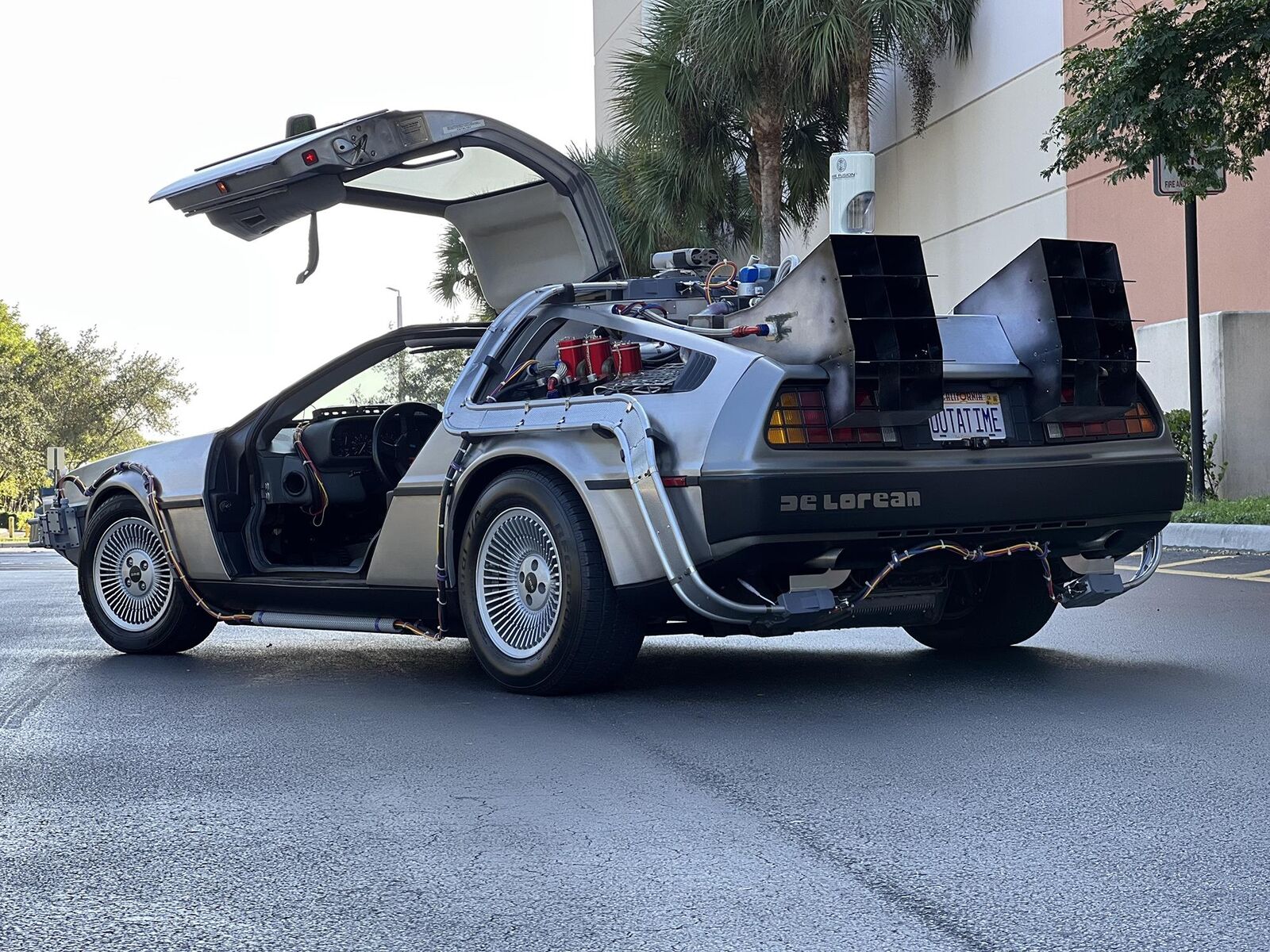 DeLorean-DMC-12-Coupe-1981-8