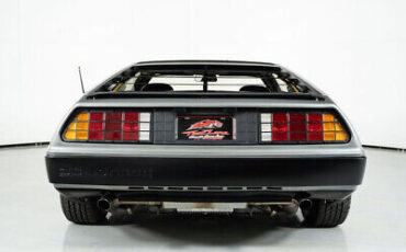 DeLorean-DMC-12-Coupe-1981-8