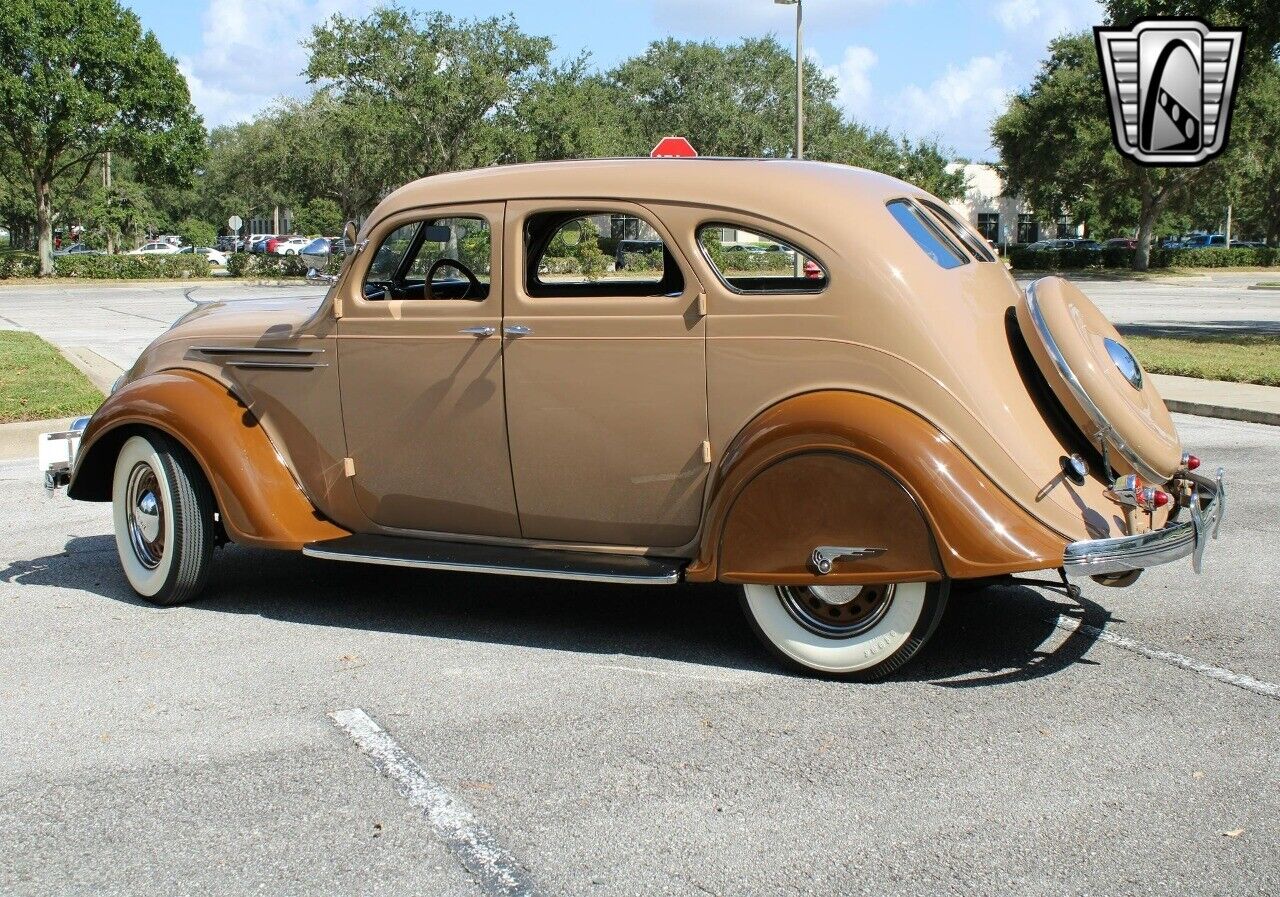 DeSoto-Airflow-Berline-1935-5