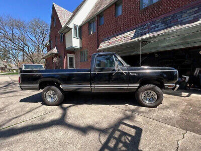 Dodge-Adventurer-100-Power-Wagon-Pickup-1977-2