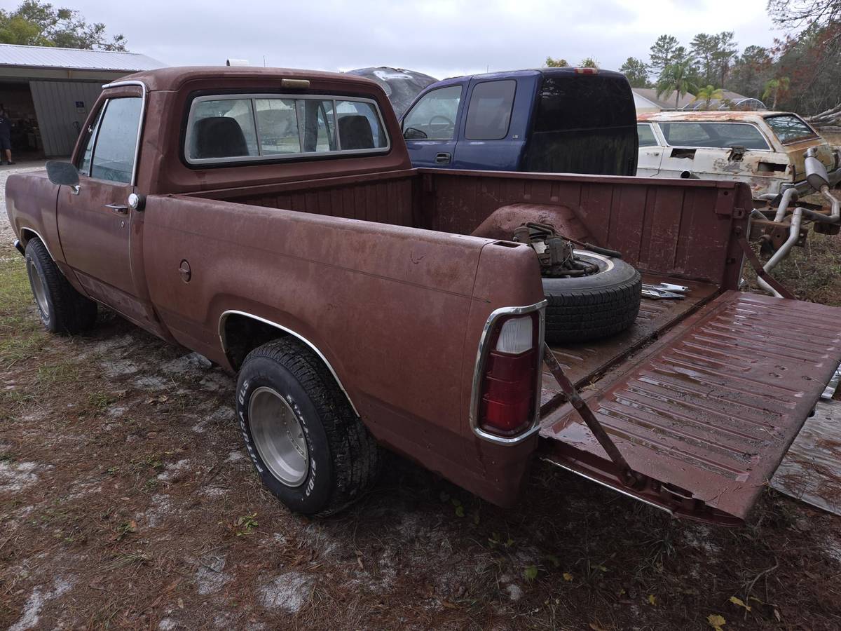 Dodge-Adventurer-150se-1977-2