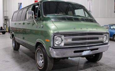 Dodge-B-200-Van-Van-1977-10