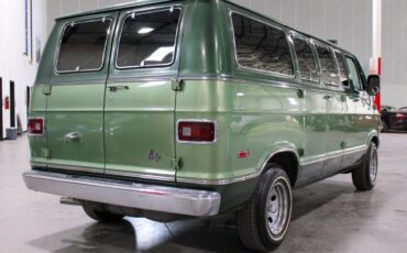 Dodge-B-200-Van-Van-1977-6