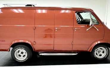 Dodge-B200-Van-1977-5