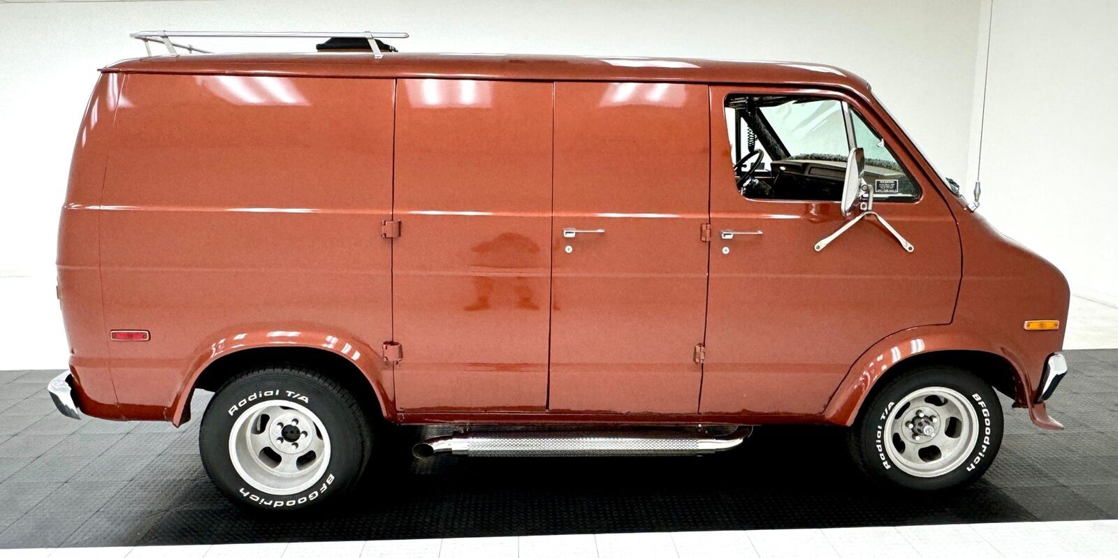 Dodge-B200-Van-1977-5