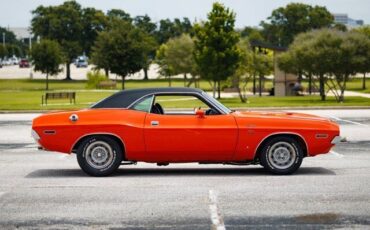 Dodge-Challenger-1970-27