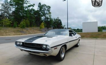 Dodge-Challenger-1970-4