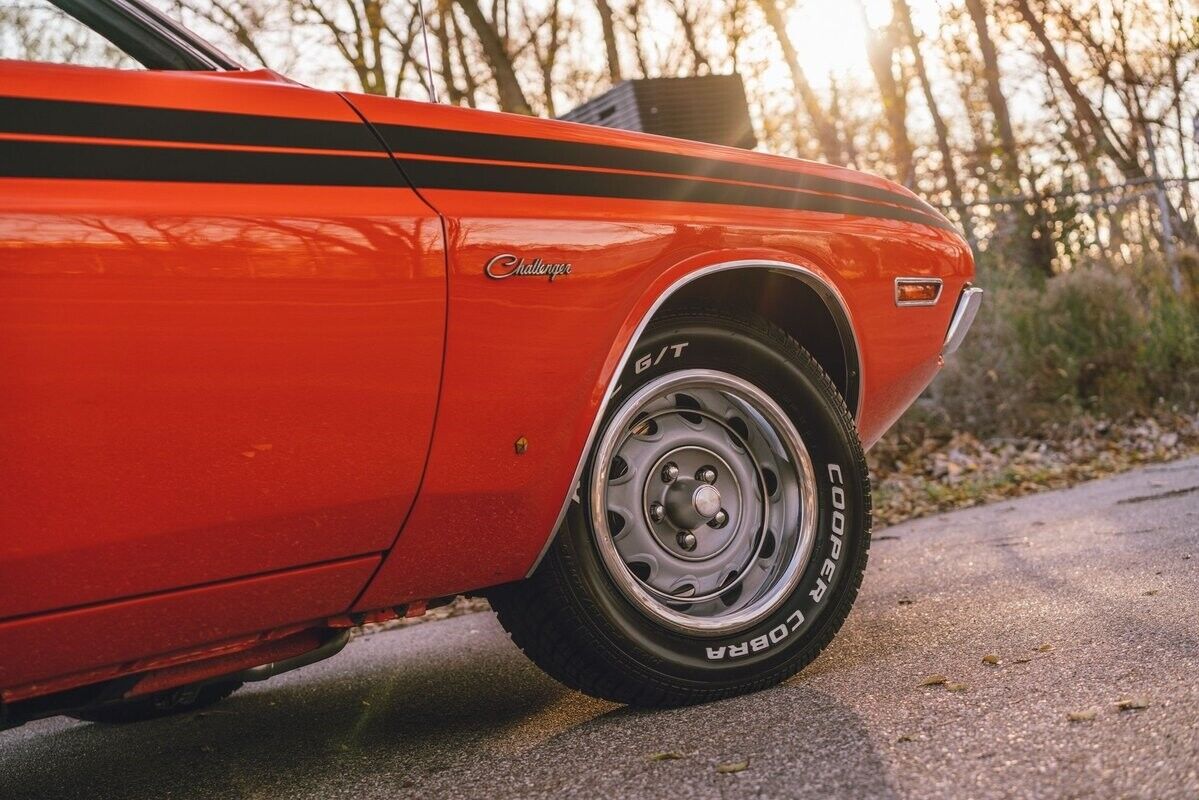 Dodge-Challenger-1971-4