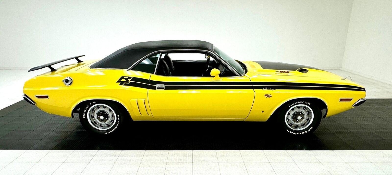 Dodge-Challenger-1971-5