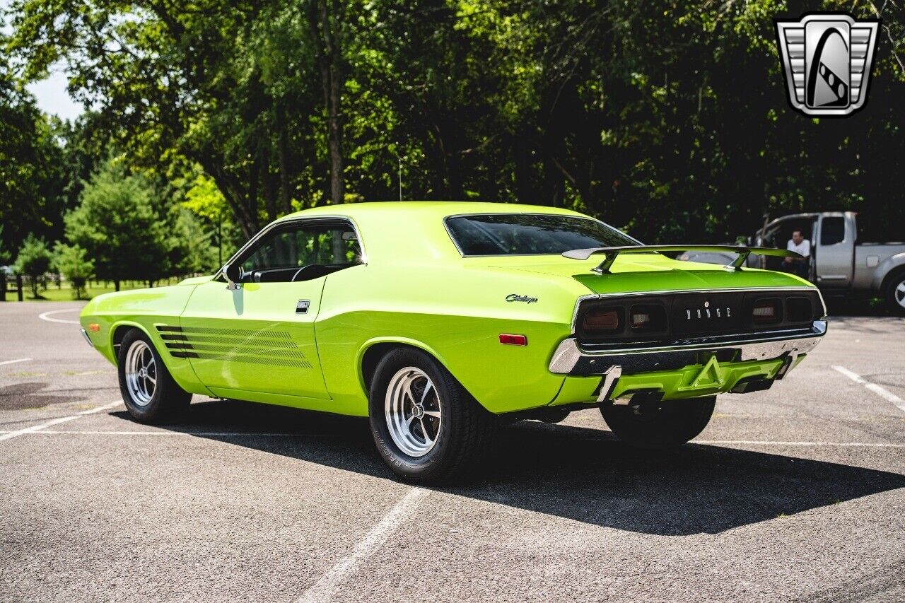 Dodge-Challenger-1972-4