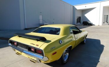 Dodge-Challenger-1973-10