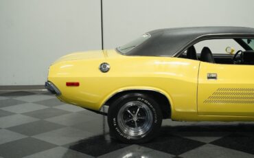 Dodge-Challenger-1973-26