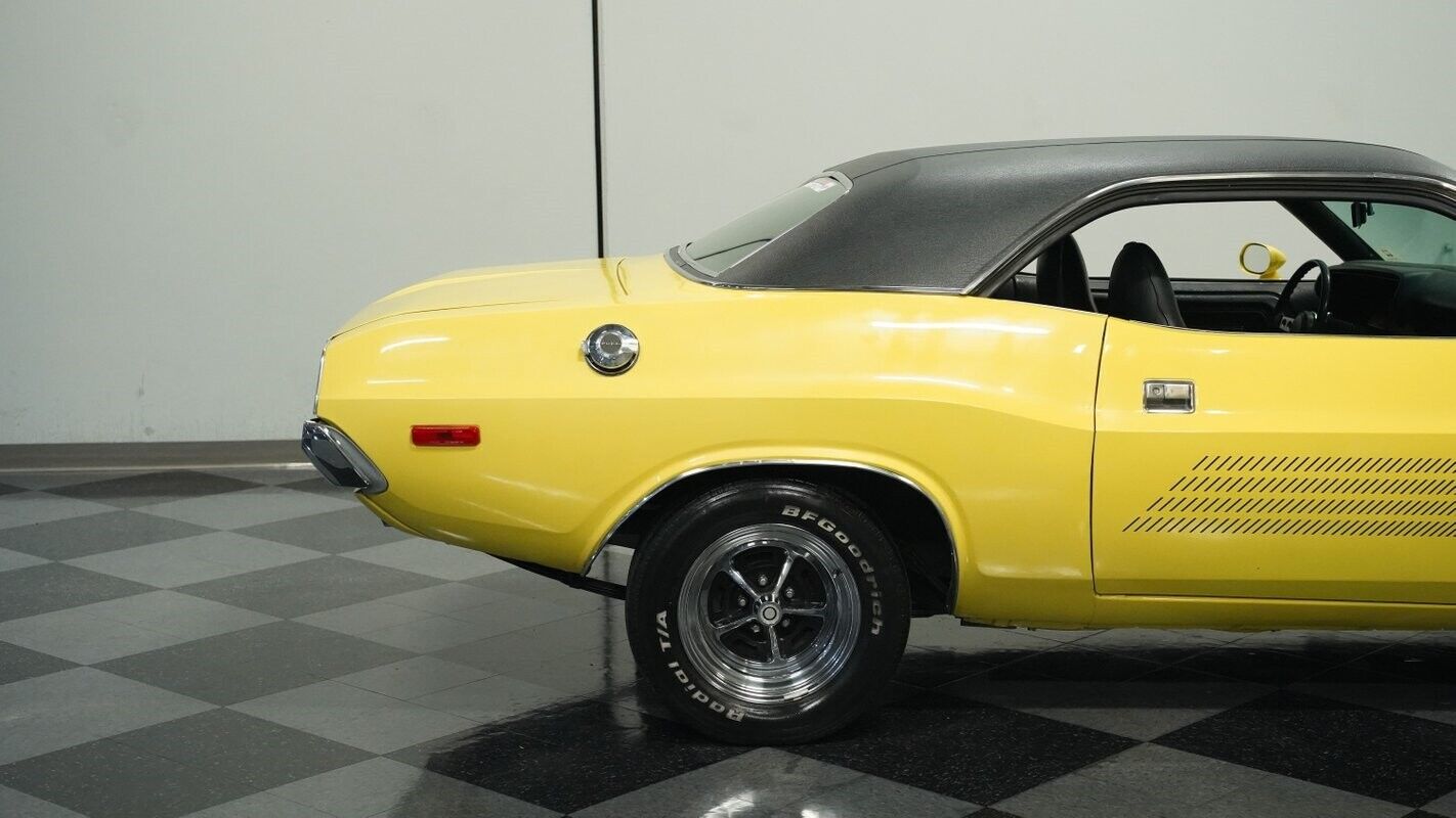 Dodge-Challenger-1973-26