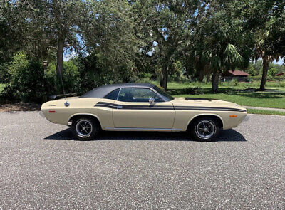 Dodge-Challenger-1973-4