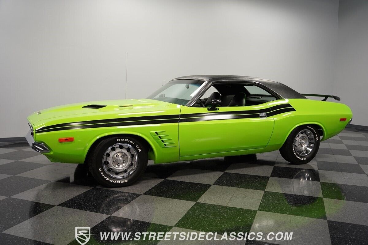 Dodge-Challenger-1973-6