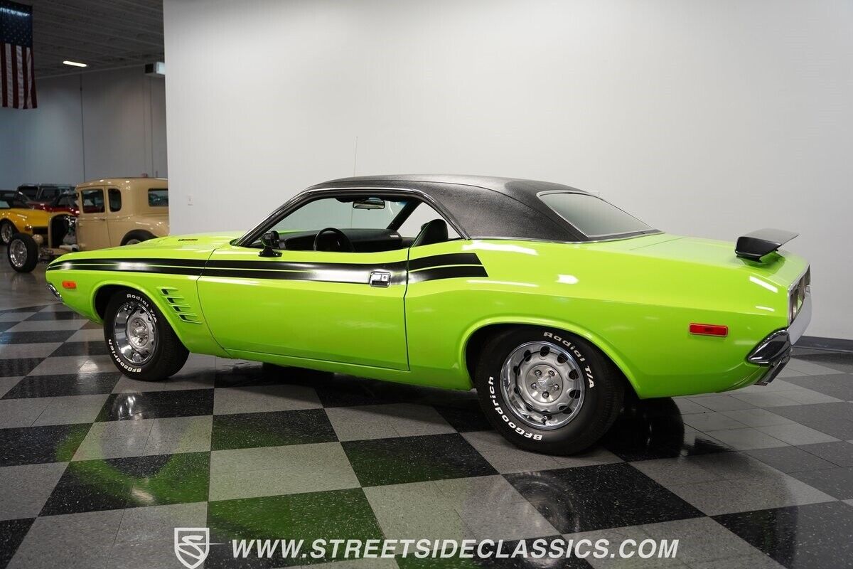 Dodge-Challenger-1973-8