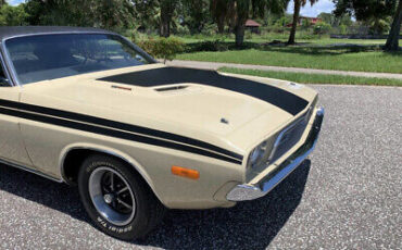 Dodge-Challenger-1973-9