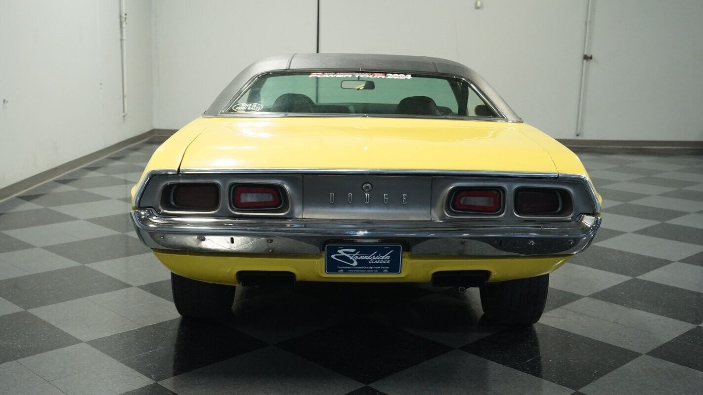 Dodge-Challenger-1973-9