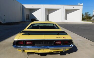 Dodge-Challenger-1973-9