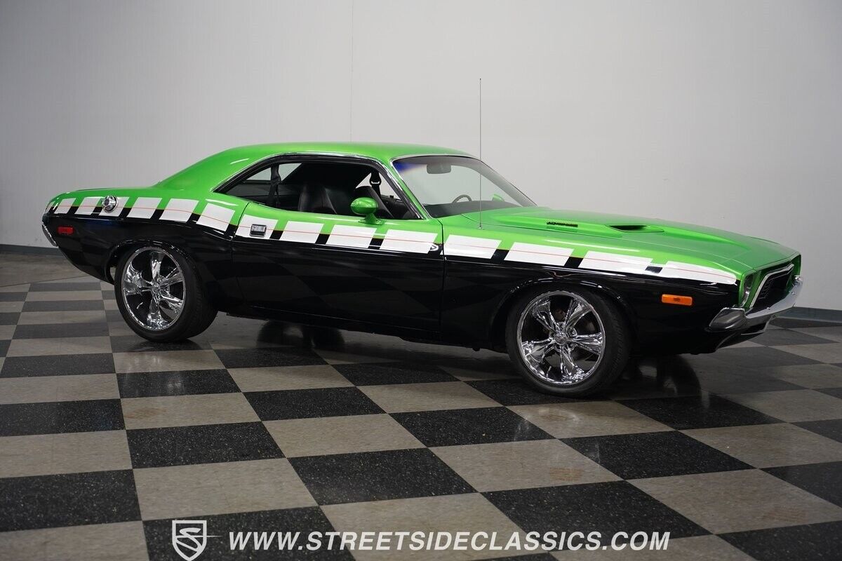 Dodge-Challenger-1974-17