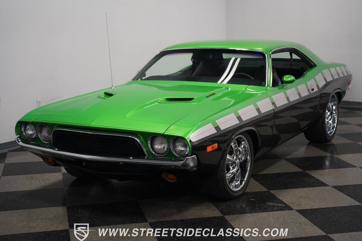 Dodge-Challenger-1974-21