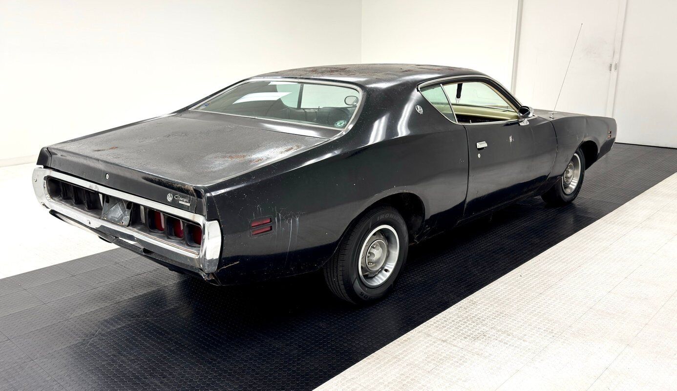 Dodge-Charger-1971-4