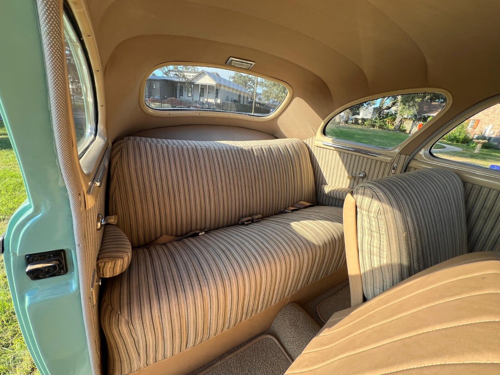 Dodge-Coupe-Coupe-1946-23