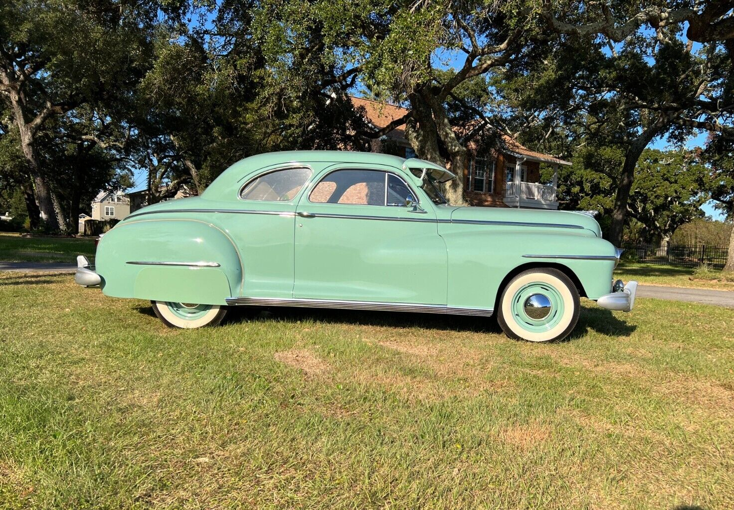 Dodge-Coupe-Coupe-1946-3