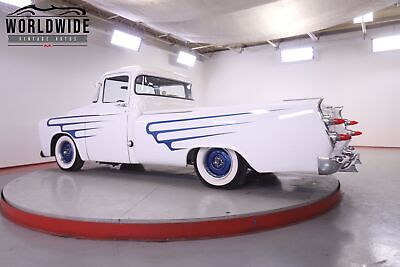 Dodge-D100-SWEPTSIDE-1957-4