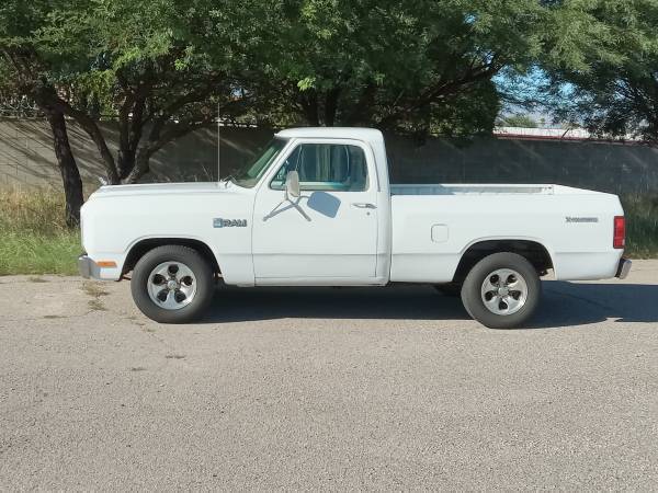 Dodge-D150-1982-2