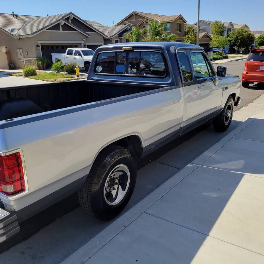 Dodge-D250-club-cab-1990-4